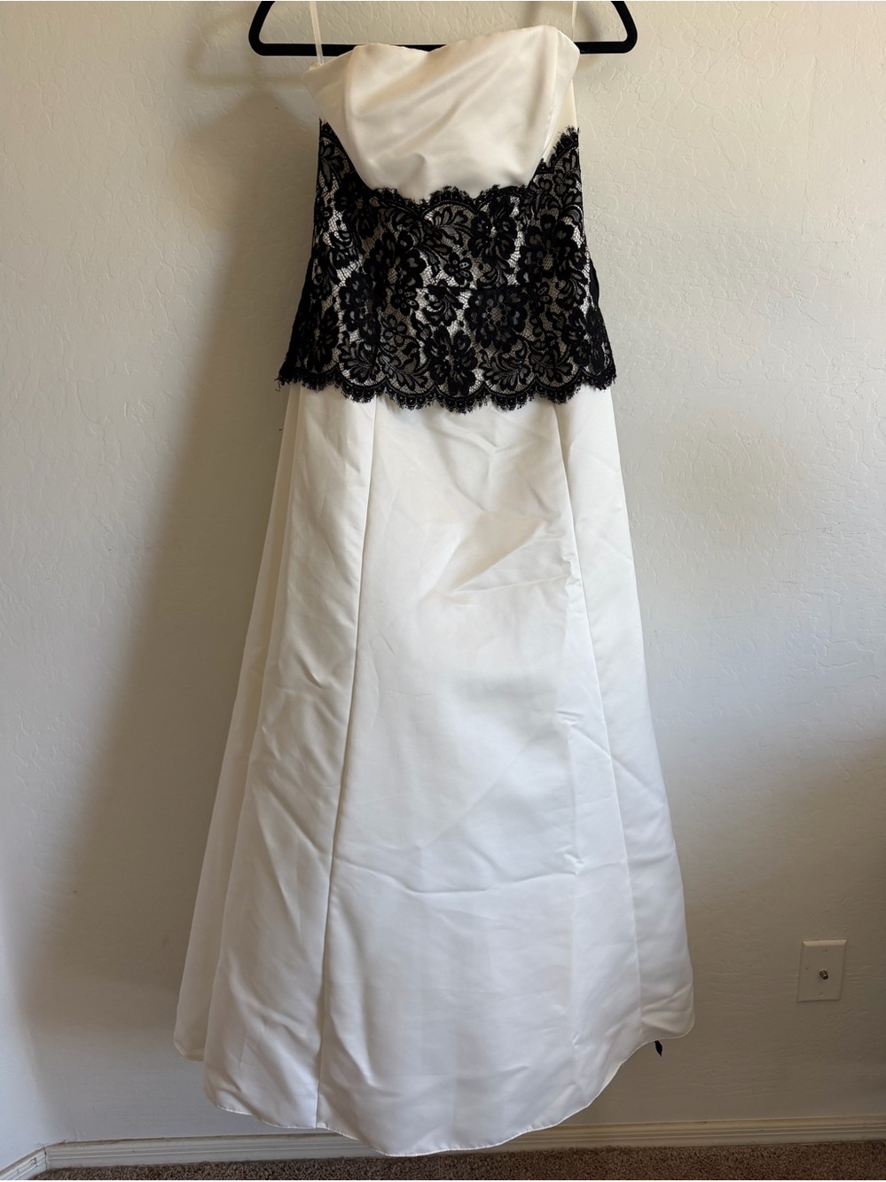 Vintage Jessica McClintock Strapless Bridal Gown w/ Black Lace & Veil - Size 12